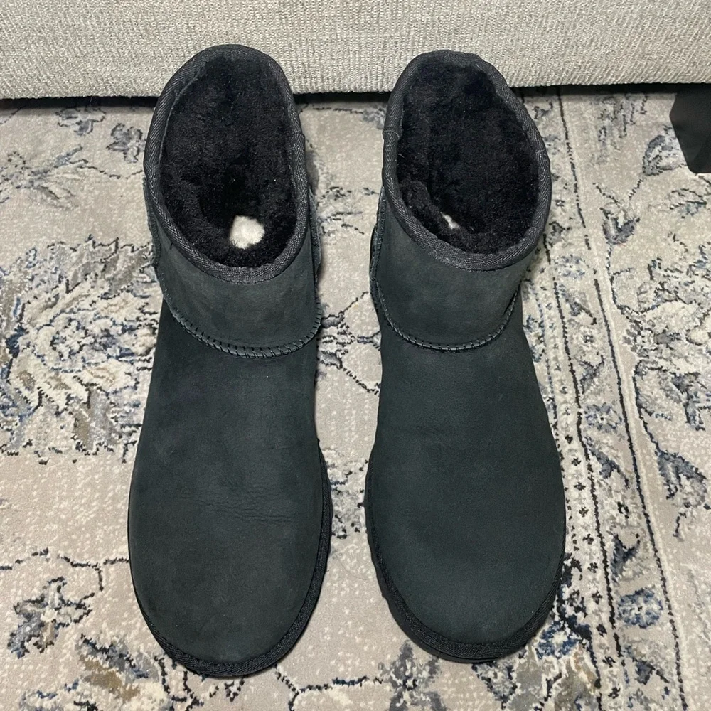 UGG Classic Mini II Boots in Black
